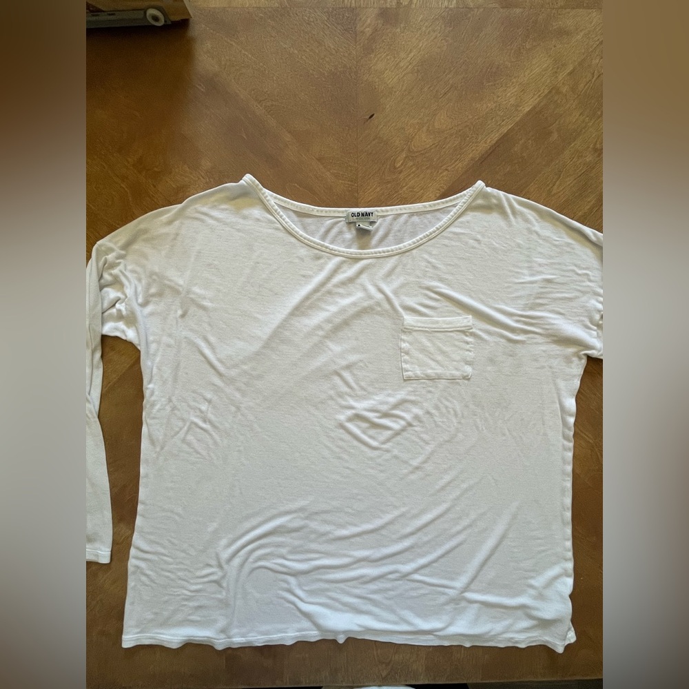 Old Navy White 3/4 Sleeve Tee – Size XL